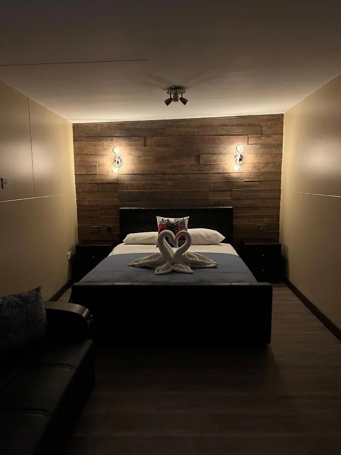 Bed & Breakfast The Commongate Hotels London